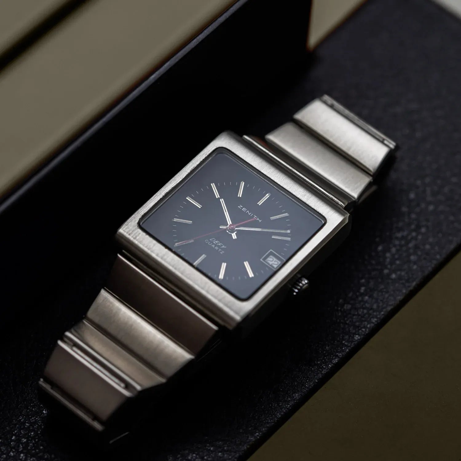 Zenith Surf Vintage Men's Watch Ref. 02.0440.456 – back case