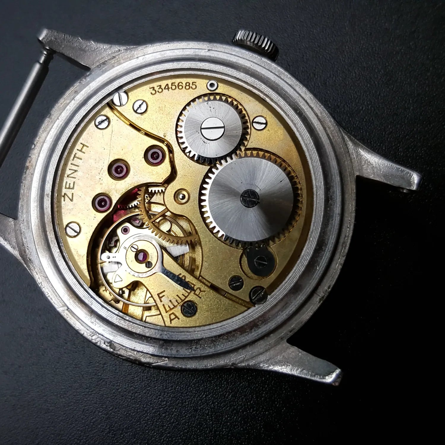 Zenith WW2 Era Vintage Watch – dial close-up