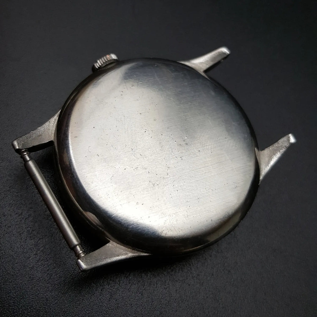 Zenith WW2 Era Vintage Watch – side view alternative angle