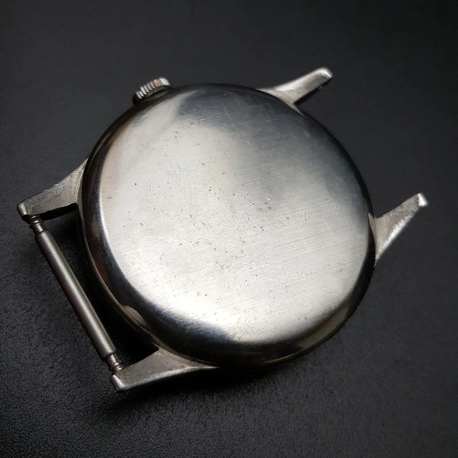 Zenith WW2 Era Vintage Watch – side view alternative angle