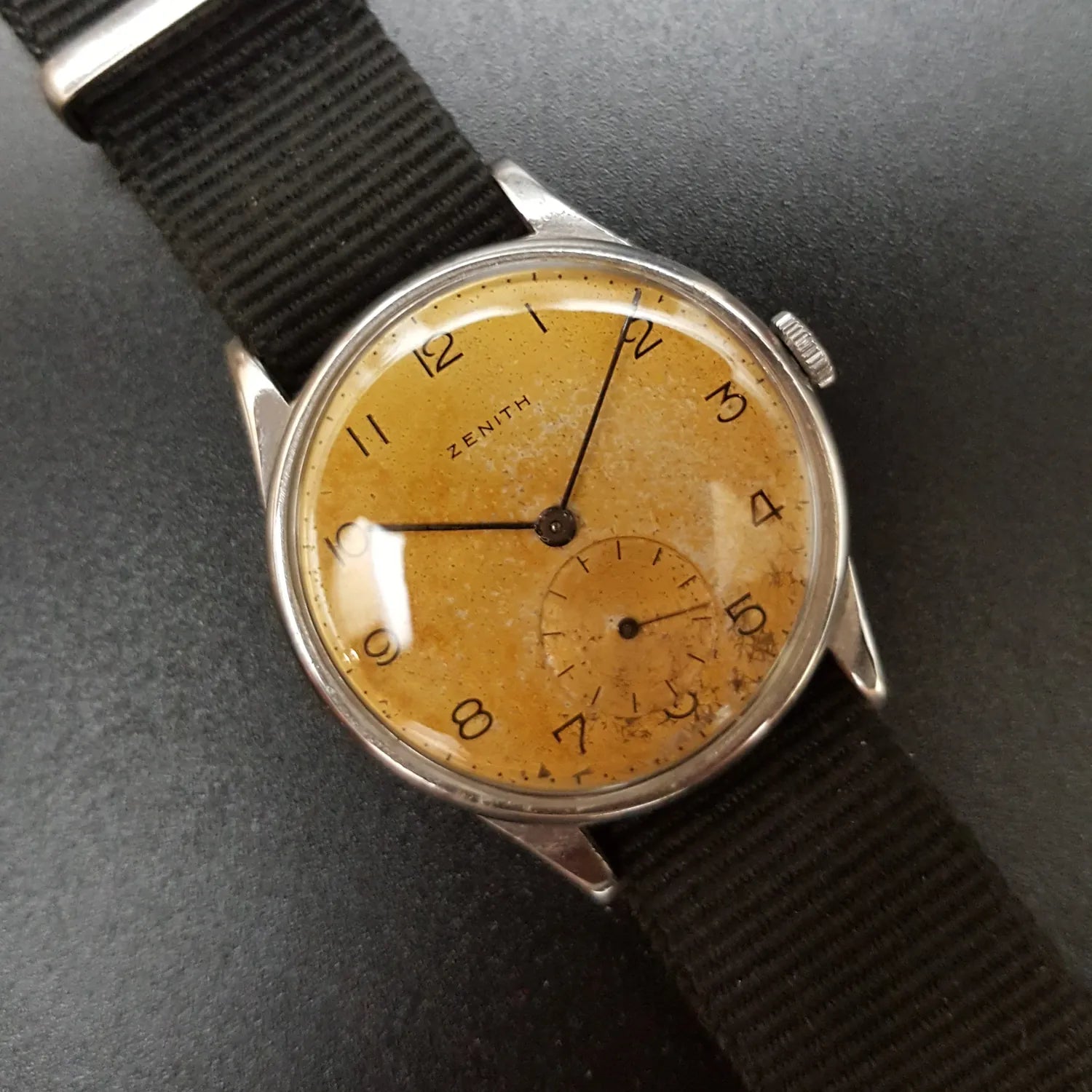Zenith WW2 Era Vintage Watch – front view