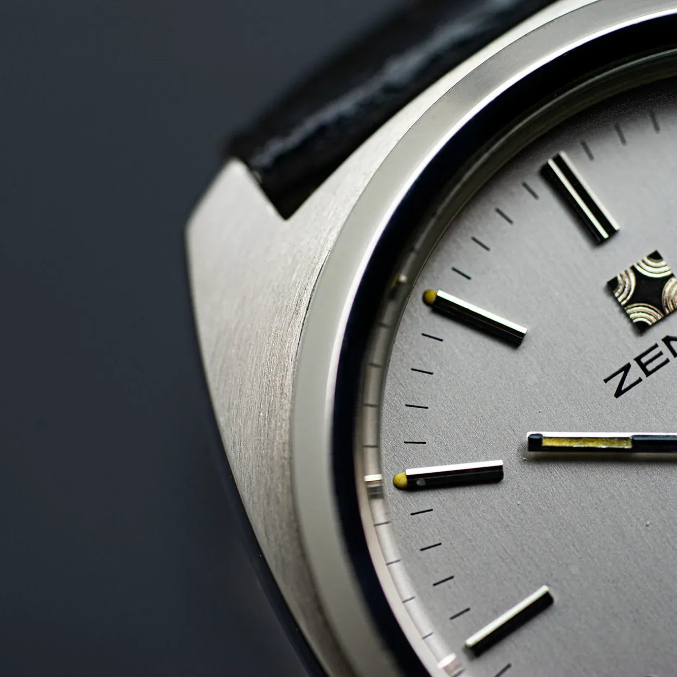 Zenith XL-Tronic 01-0060-500 – dial close-up
