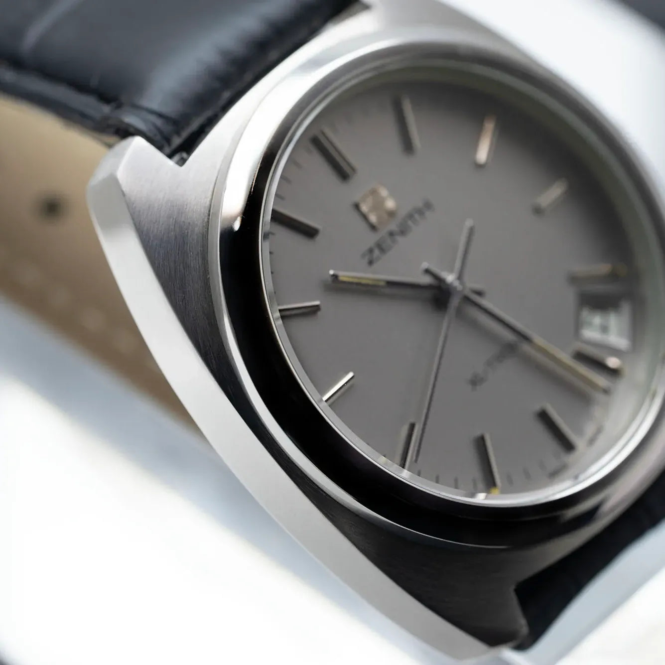 Zenith XL-Tronic 01-0060-500 – side view