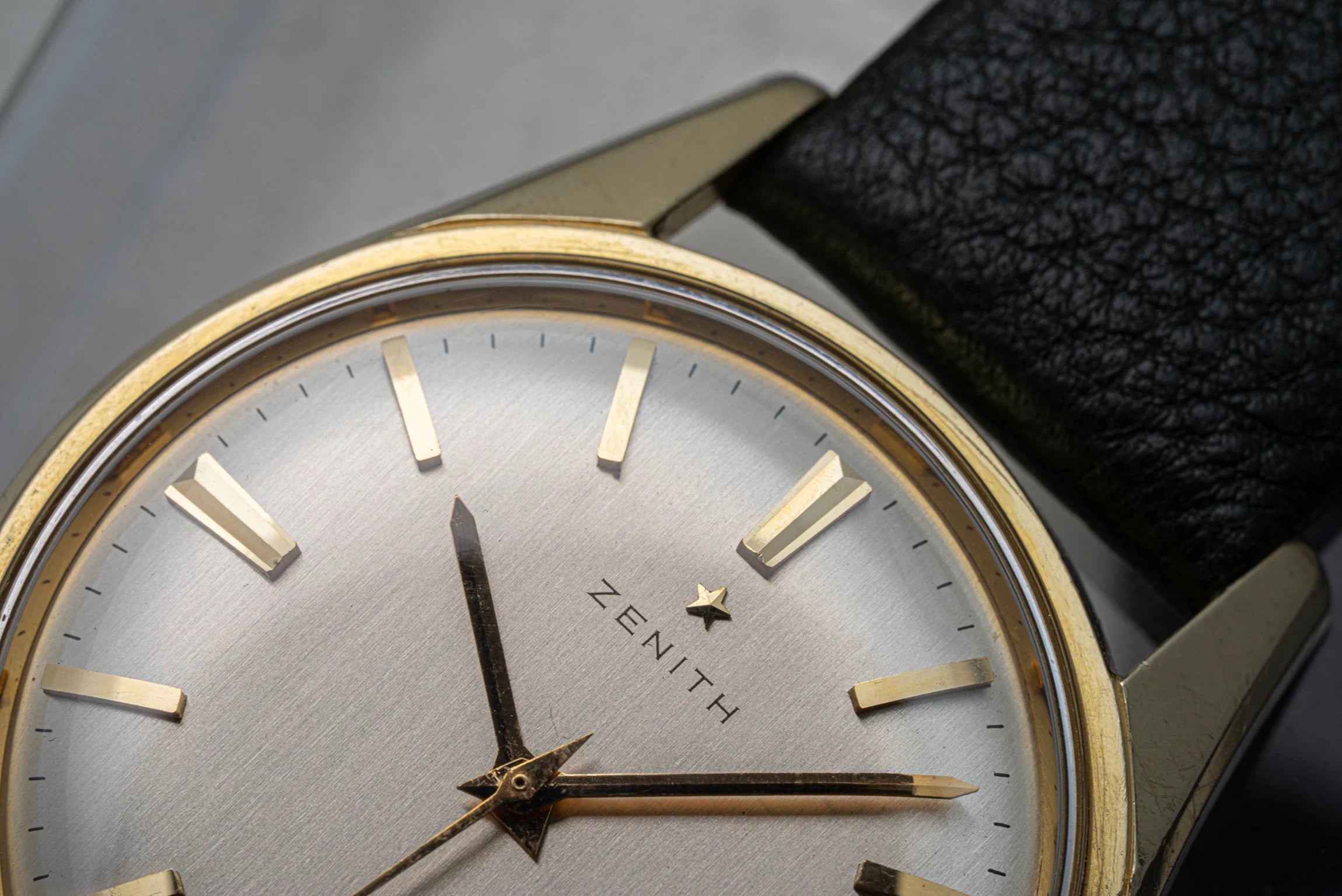 Zenith, Cal. 2532C, Men’s Manual Wind Vintage Watch, 1966 Dial Close Up