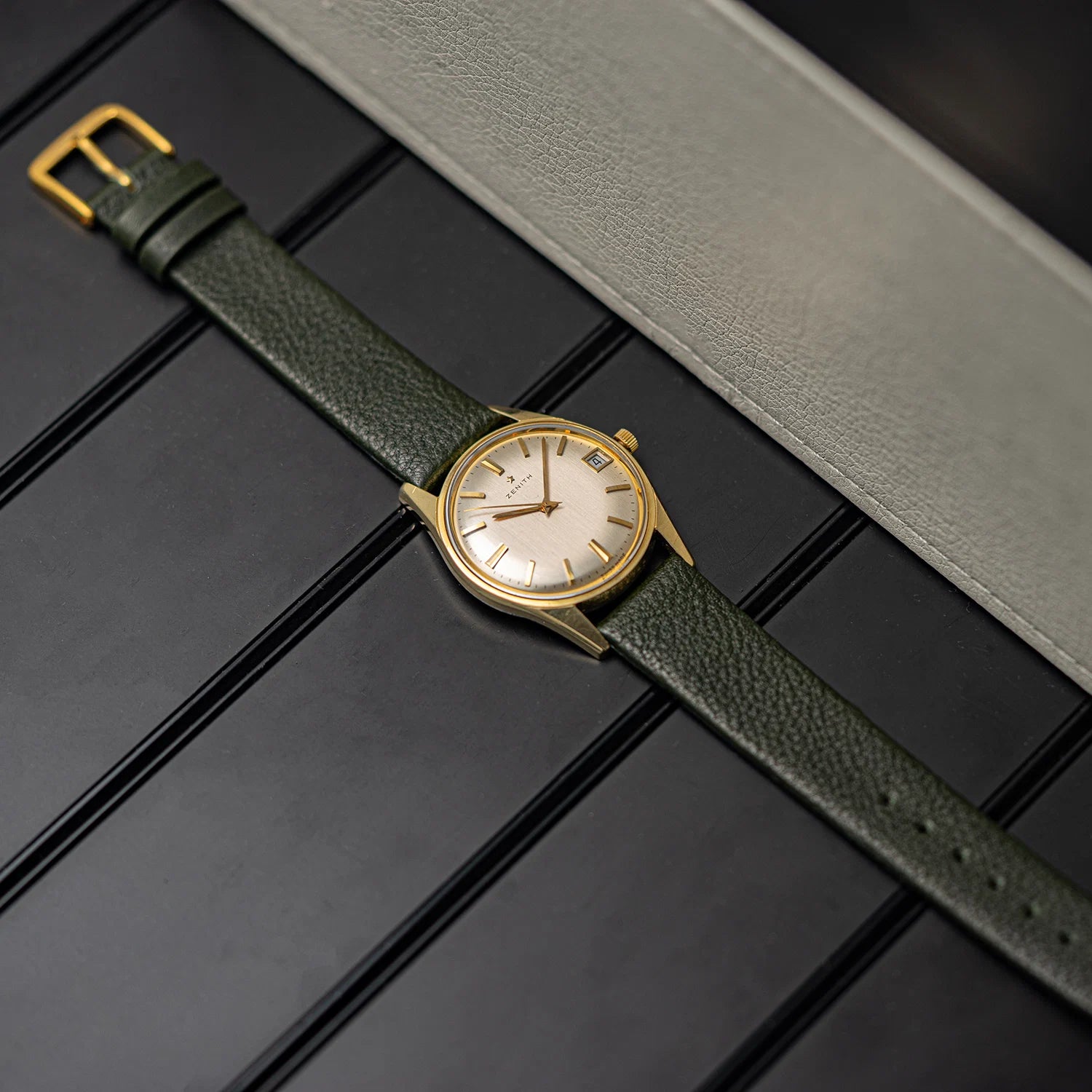 Zenith, Cal. 2532C, Men’s Manual Wind Vintage Watch, 1966 top view