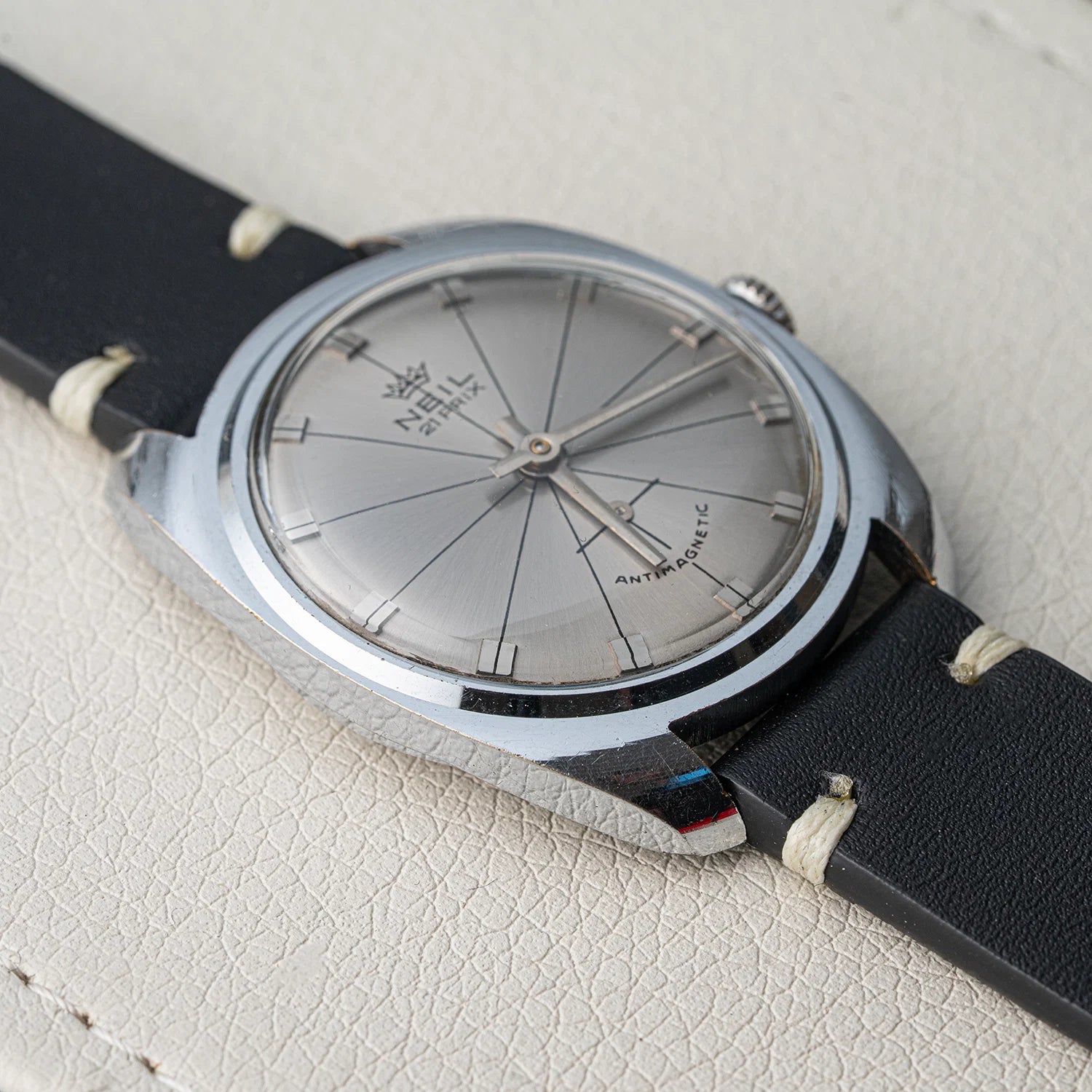Neil 21 Prix, Men’s Manual Wind Vintage Watch, 1981 case